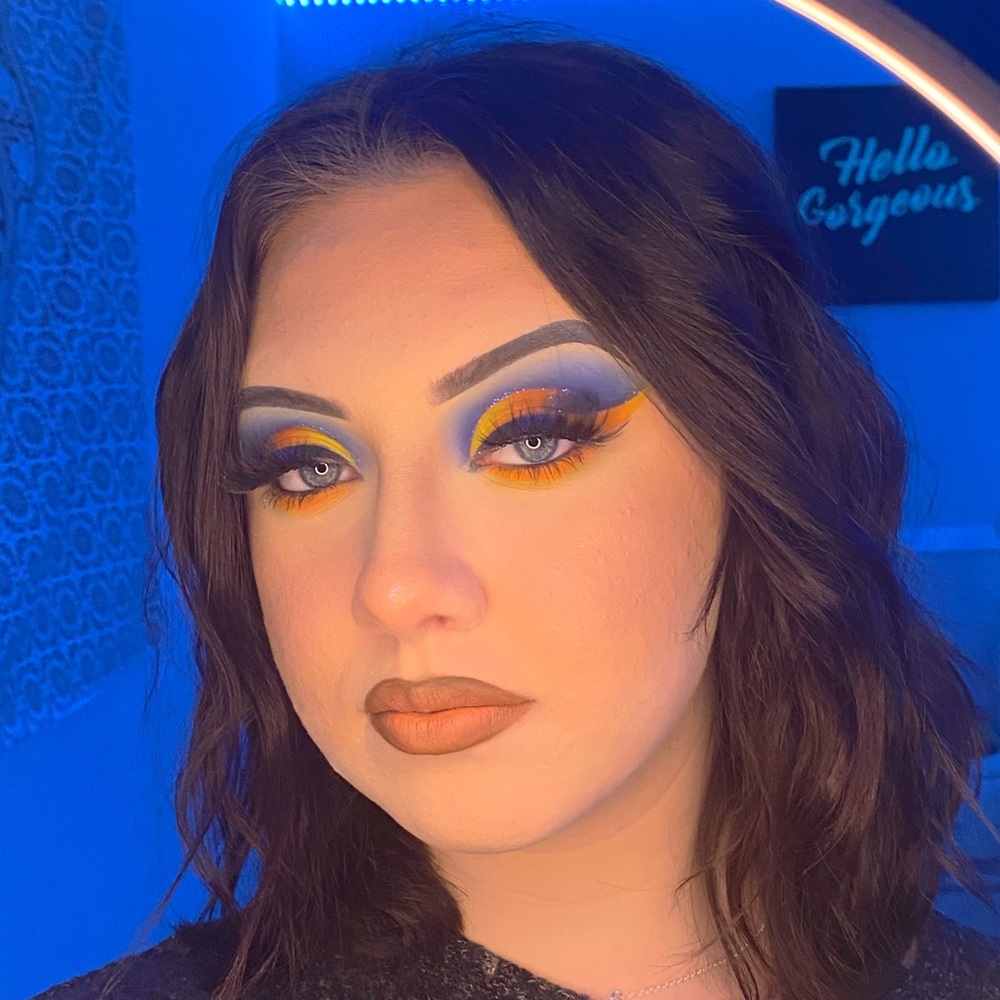 Meet your Posher, Ava